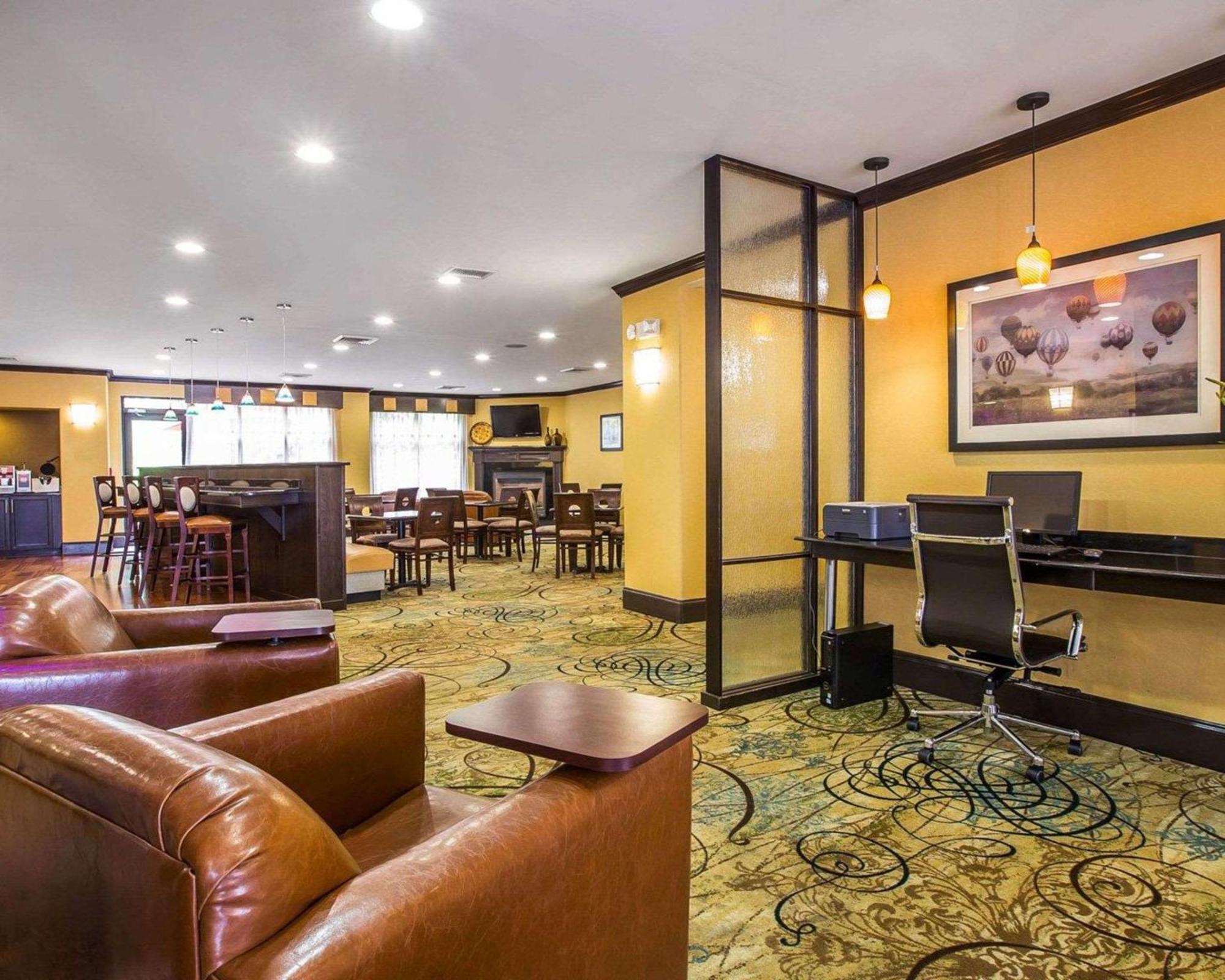 Comfort Suites Simpsonville - Greenville Exterior photo